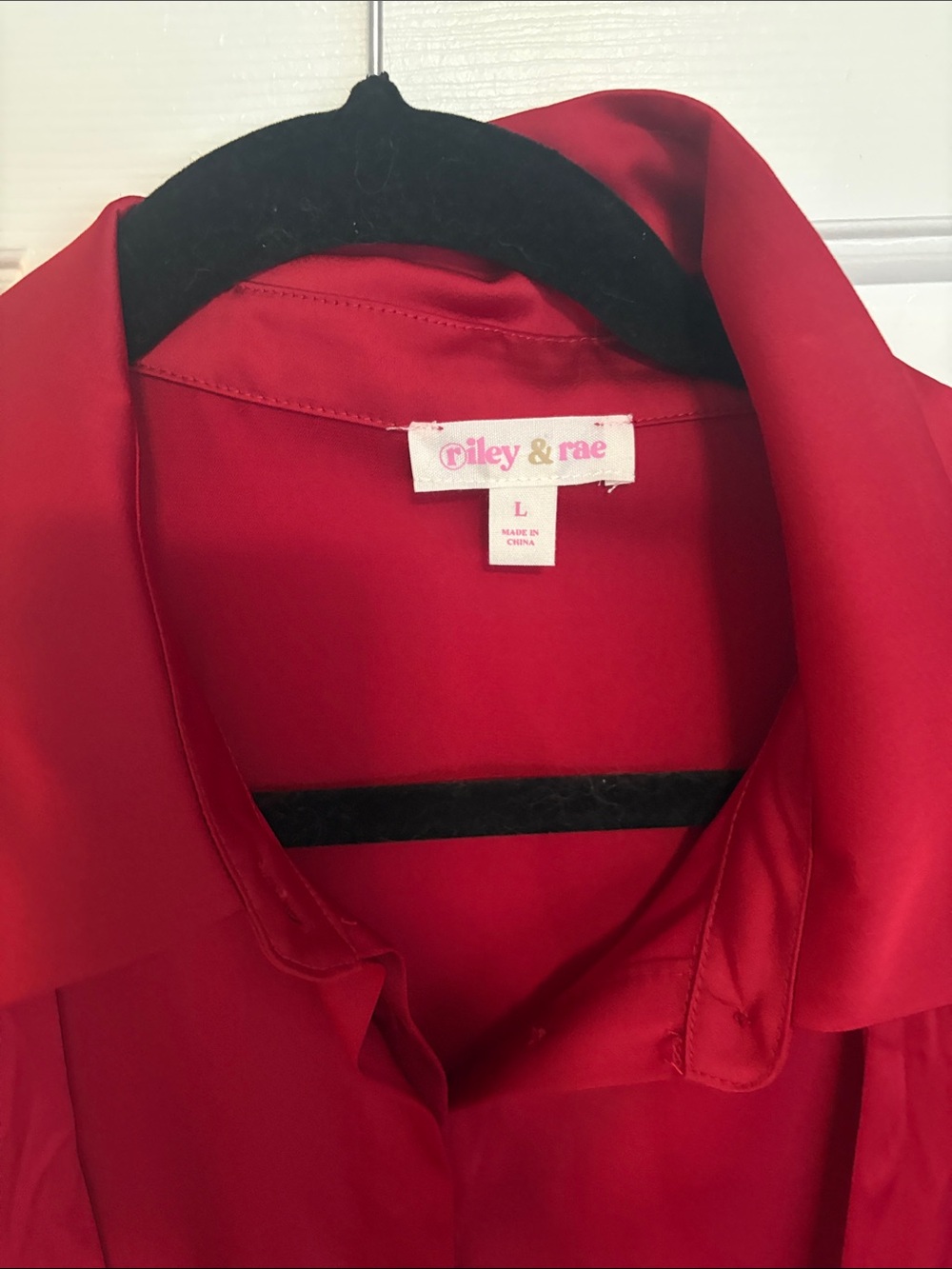 Riley & Rae Red Tie-Neck Button-Down Blouse - Picture 2 of 4
